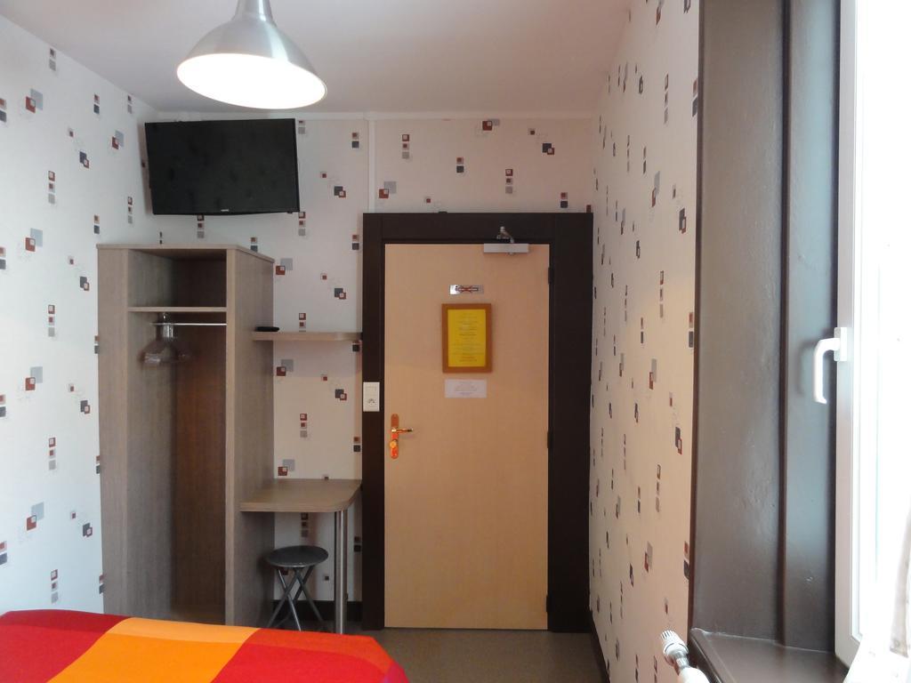Cafe Hotel De La Gare Champagnole Ngoại thất bức ảnh